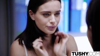 Lana Rhoades popóba tolva