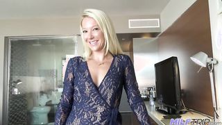 Világos Szőke milf mami durván megkefélve