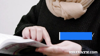 Brittany Bardot egy fiatal fiú kúrja hátsó bejáratba