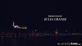 BlackedRaw - Emily Cutie két néger kárót kap
