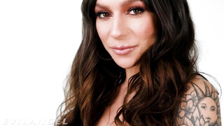 Evilangel - April Olsen a szexy latina milf