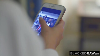 BlackedRaw - Sydney Cole és a csoki bré
