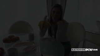 Its POV - Athina Love a magyar pornósztár kiscsaj popsiba tolva