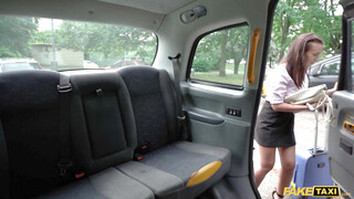 Fake Taxi  - Hatalmas keblű fiatal lány megkefélve