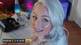 Brazzers - Nicolette Shea élvezi ha rendesen basszák