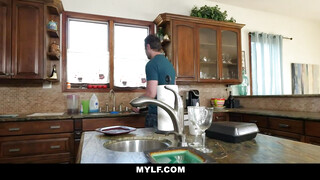 Mylf - Cali Lee a bombázó spanyol milf
