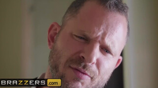 Brazzers - Honey Gold a dögös félvér nőci