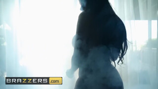 Brazzers - kerek szép seggű kiscsaj a fürdőkádban