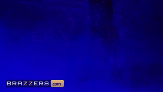 Brazzers - Cherie Deville popsikája is meghágva
