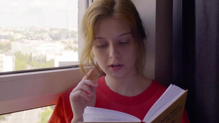 ULTRAFILMS - izgató tini picsa begerjed egy könyvre