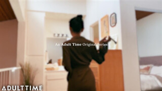 ADULT TIME - Ázsiai tini bige a fürdőben peckezik
