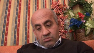 Idős hapsi faszára rácuppan a tini kiscsaj