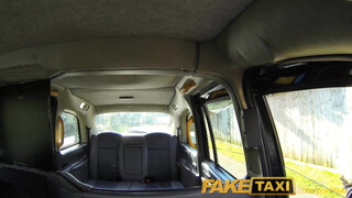 FakeTaxi - Chelsey Lanette a hatalmas keblű szöszi