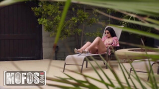 MOFOS - LaSirena69 a hatalmas didkós latin amerikai spiné