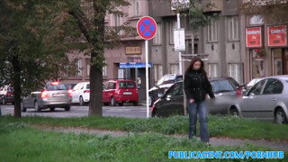PublicAgent - Óriás cicis cseh kiscsaj