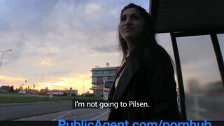 PublicAgent - izgató ázsiai picsa felszedve a buszmegállóban