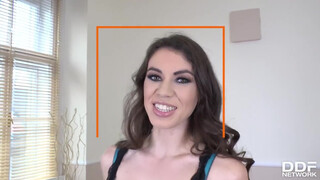 Tiffany Doll két dákót kap a popsijába