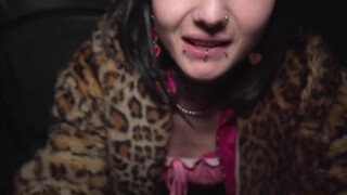 Fake Taxi Driver - Tetovált tini hölgyemény felizgult a taxiban