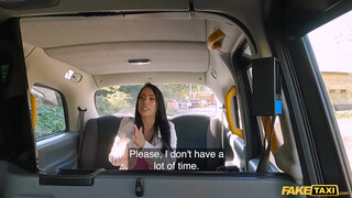 Fake Taxi - Megan Fiore a bombázó hatalmas csöcsű bige