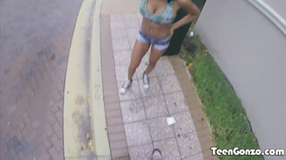 TEENGONZO - Anya Ivy a gyönyörű hatalmas csöcsű néger nőci