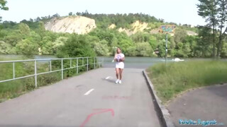 Public Agent - Hatalmas mellű formás seggű csajszi