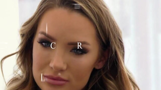 Cali Carter megkúrva az irodában