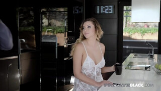 PrivateBlack - Anna Polina a méretes kannás fiatal lány
