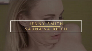 Jenny Smith a világos szőke méretes cickós milf lovagol a faszon
