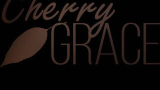 Cherry Grace a formás seggű bige