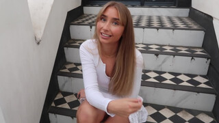 Lily Phillips a szomszéd hapsival baszik