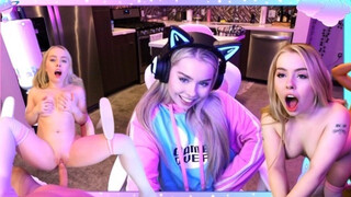 Haley Spades a gyönyörű gamer kiscsaj