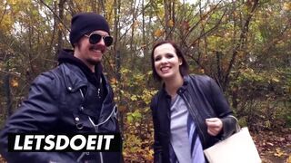 Méretes tőgyes barna hajú német kiscsaj felvétel a hatalmas kombiban vad baszásra