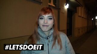 Lullu Gun és Anny Aurora megosztják a nagy csoki fazt kint a vadonban