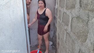 Filipina csaj kinti fürdés közben rendesen bekúrva